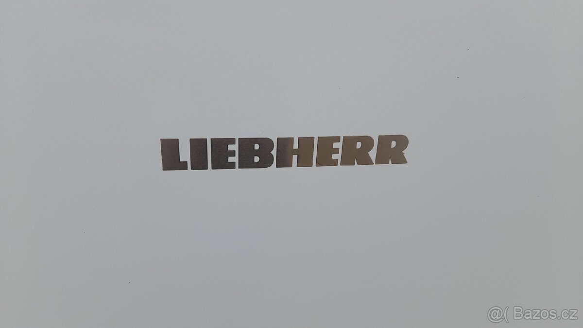Lednice s mrazákem. LIEBHERR - 2