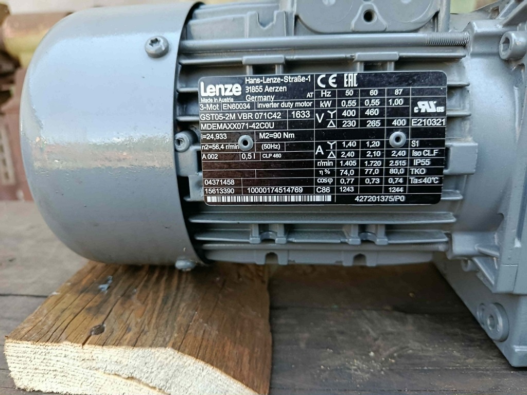 Elektromotor LENZE s přímou převodovkou - 2