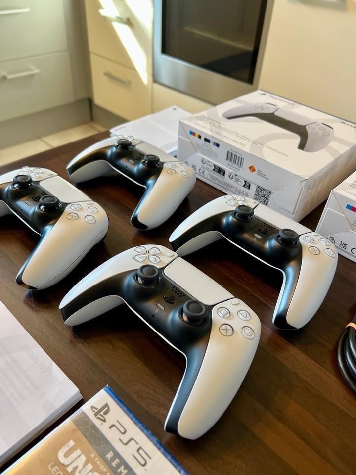 Playstation 5 slim 1TB - 2
