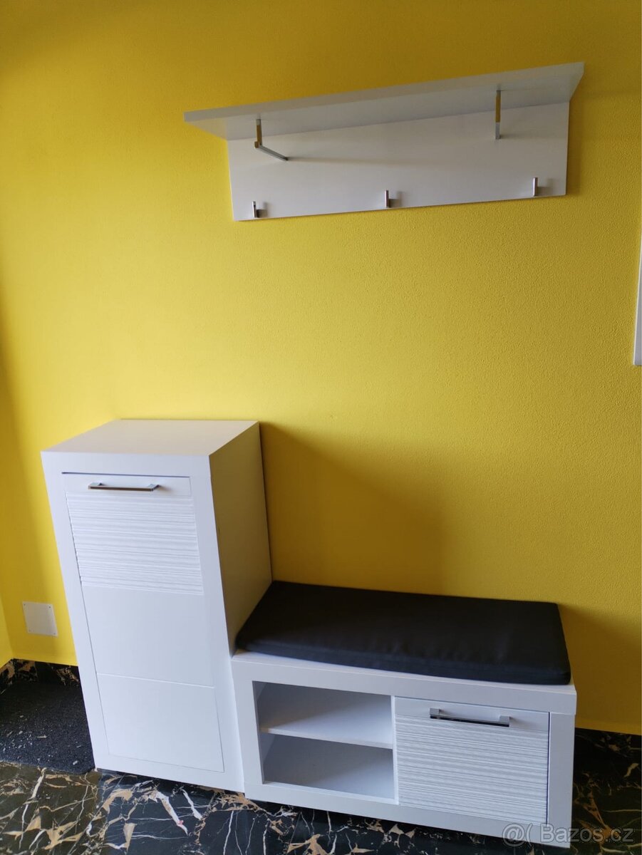 Předsíňový nábytek - 2