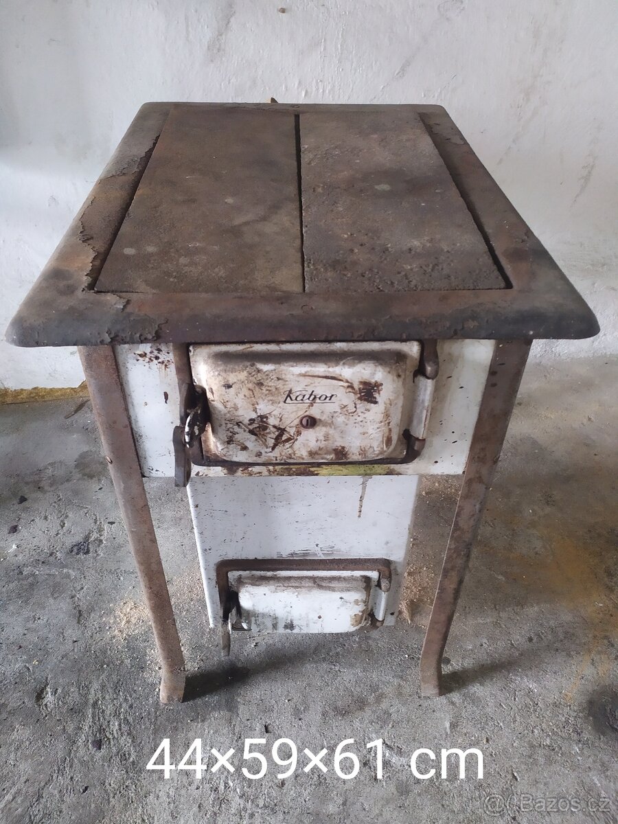 Kamna na dřevo nebo uhlí. - 2