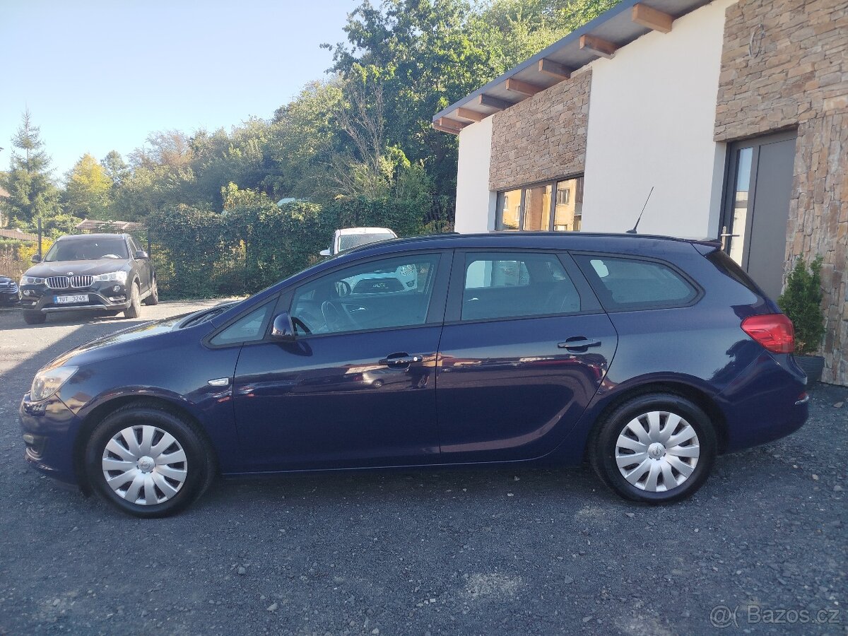 Opel Astra kombi 1.6i 85 kW, r.v. 4/2014, najeto 184.484 km - 2