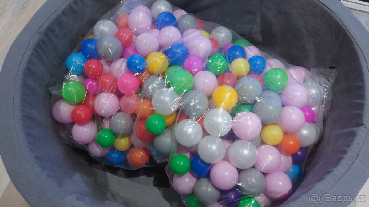 Suchý bazének s míčky - 2