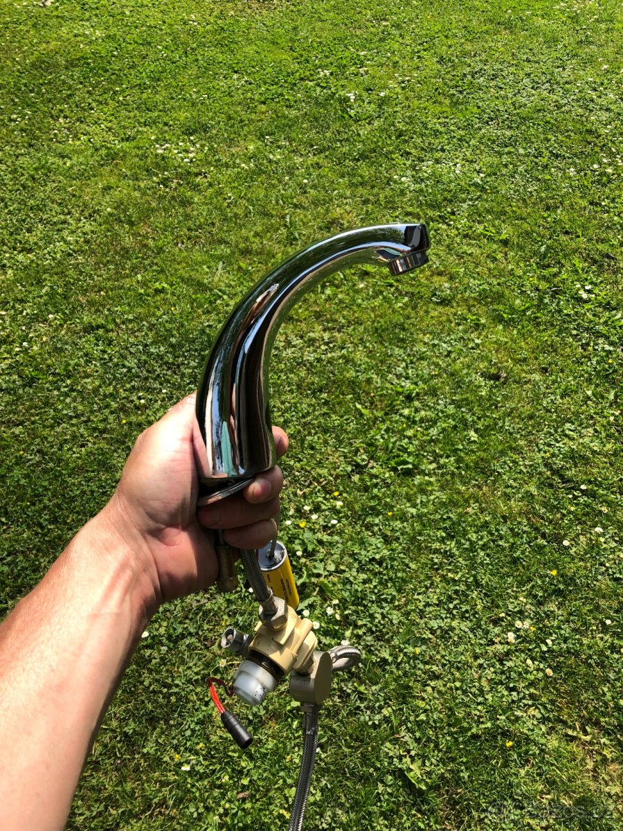 Bezdotyková baterie - 2