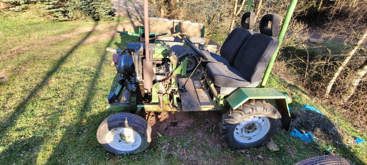 Prodám traktůrek s hydraulickou károu. - 2