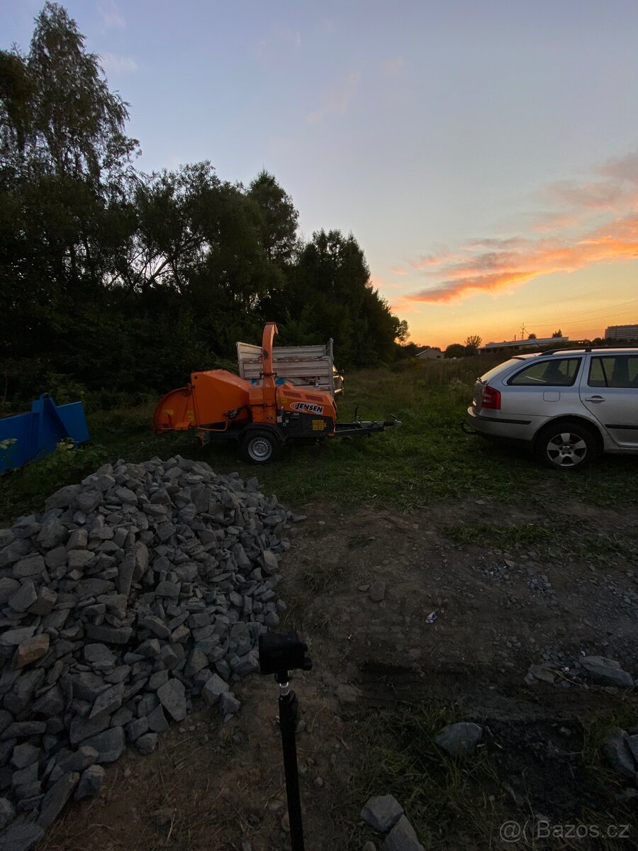 Pronájem štěpkovače Jensen A540 až 20cm - 2