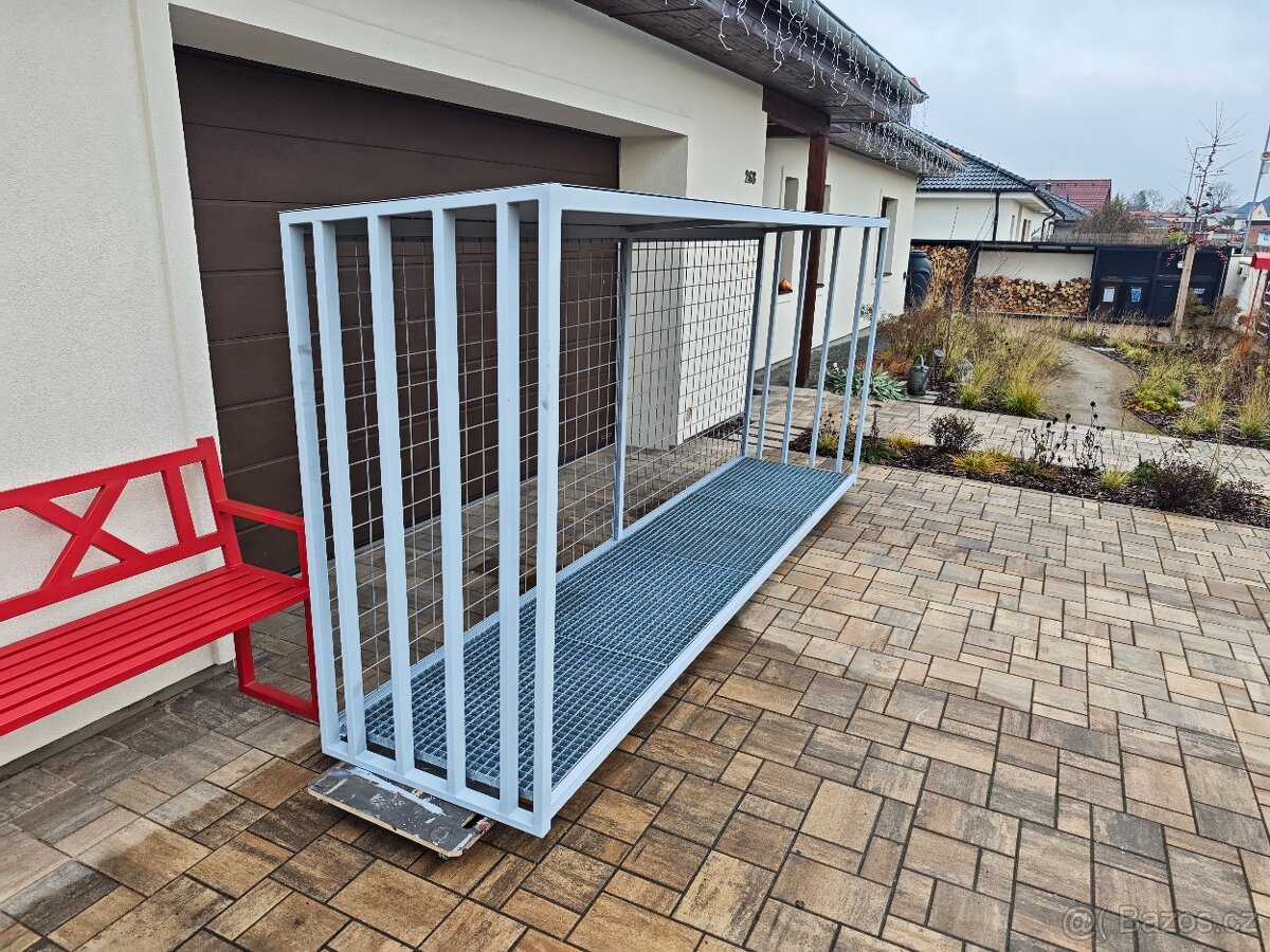 Dřevník z kovu - 2