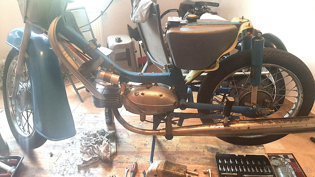 Jawa 21 1977 bez TP REZERVACE - 2