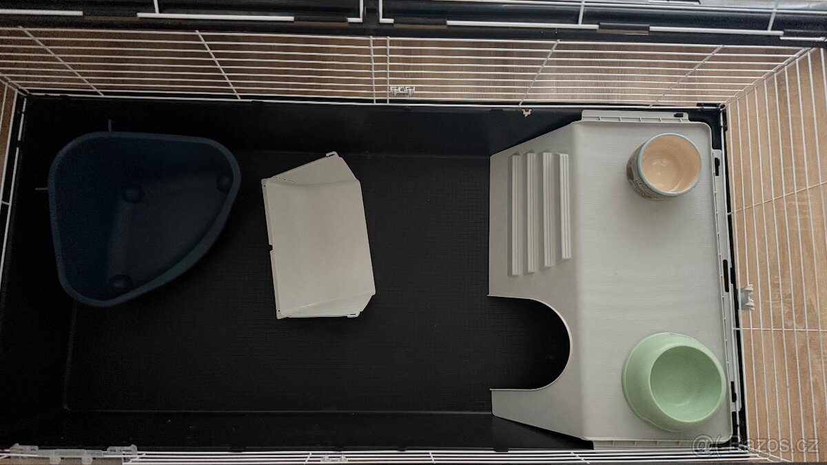 Klec pro králíky + příslušenství - 2