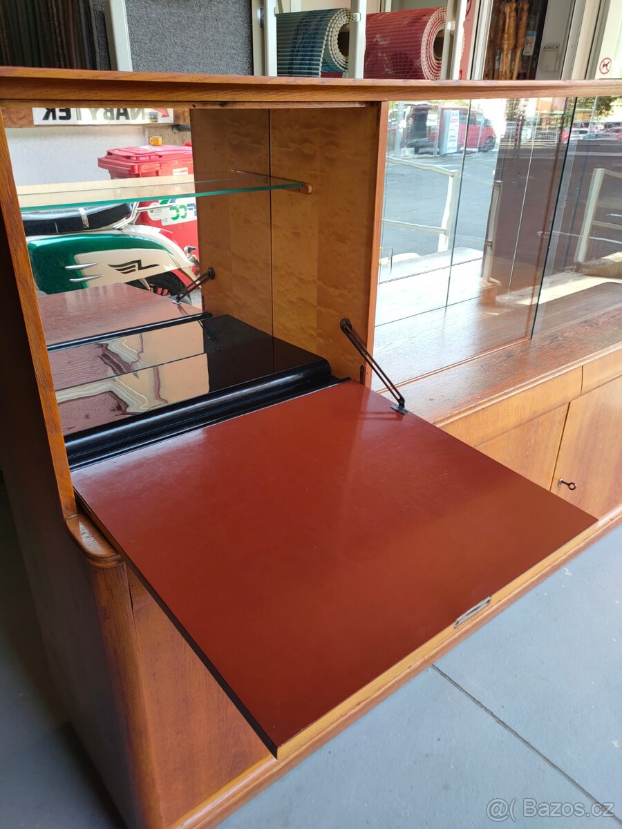 STAROŽITNÝ NÁBYTEK - 2