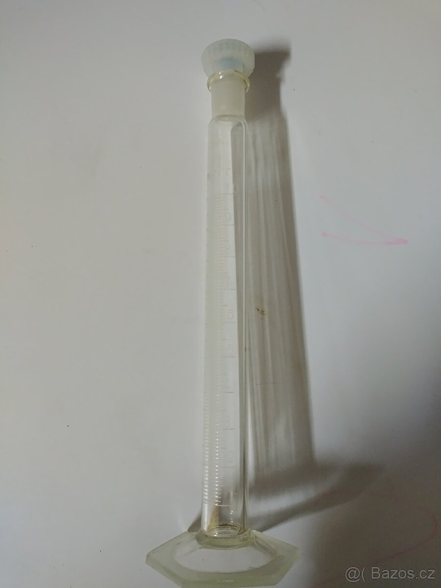 Odměrný válec - 2