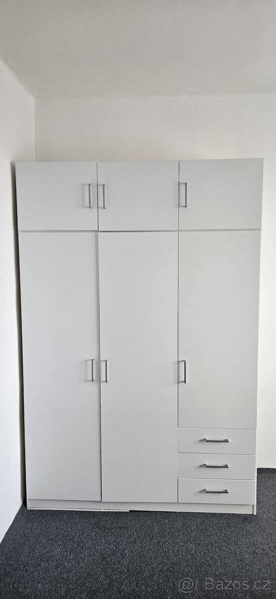 Postel a šatní skříň - 2