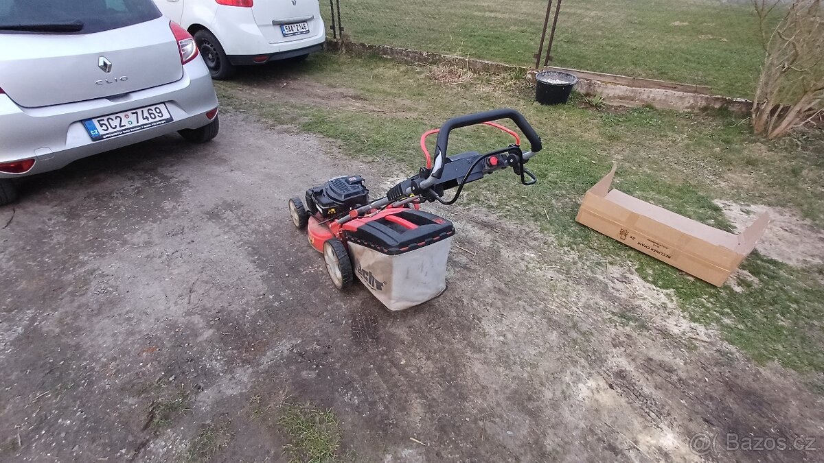 Sekačka Hecht 548 Instart - 2