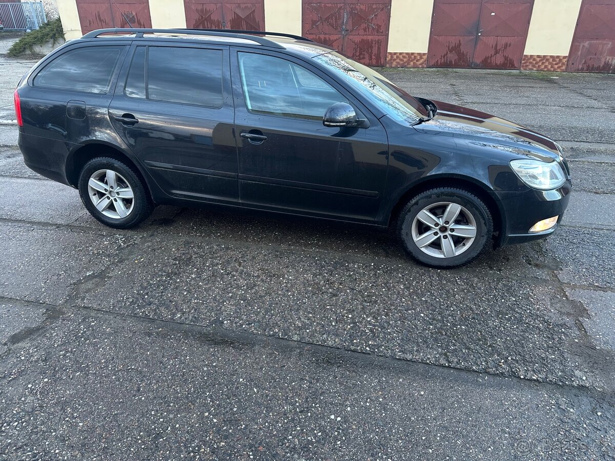 Škoda octavia 1.6tdi 77kw 185600km - 2