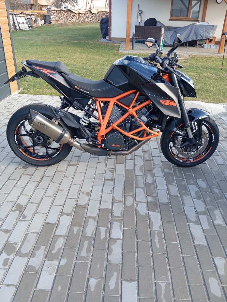 KTM 1290 SUPERDUKE R - 2