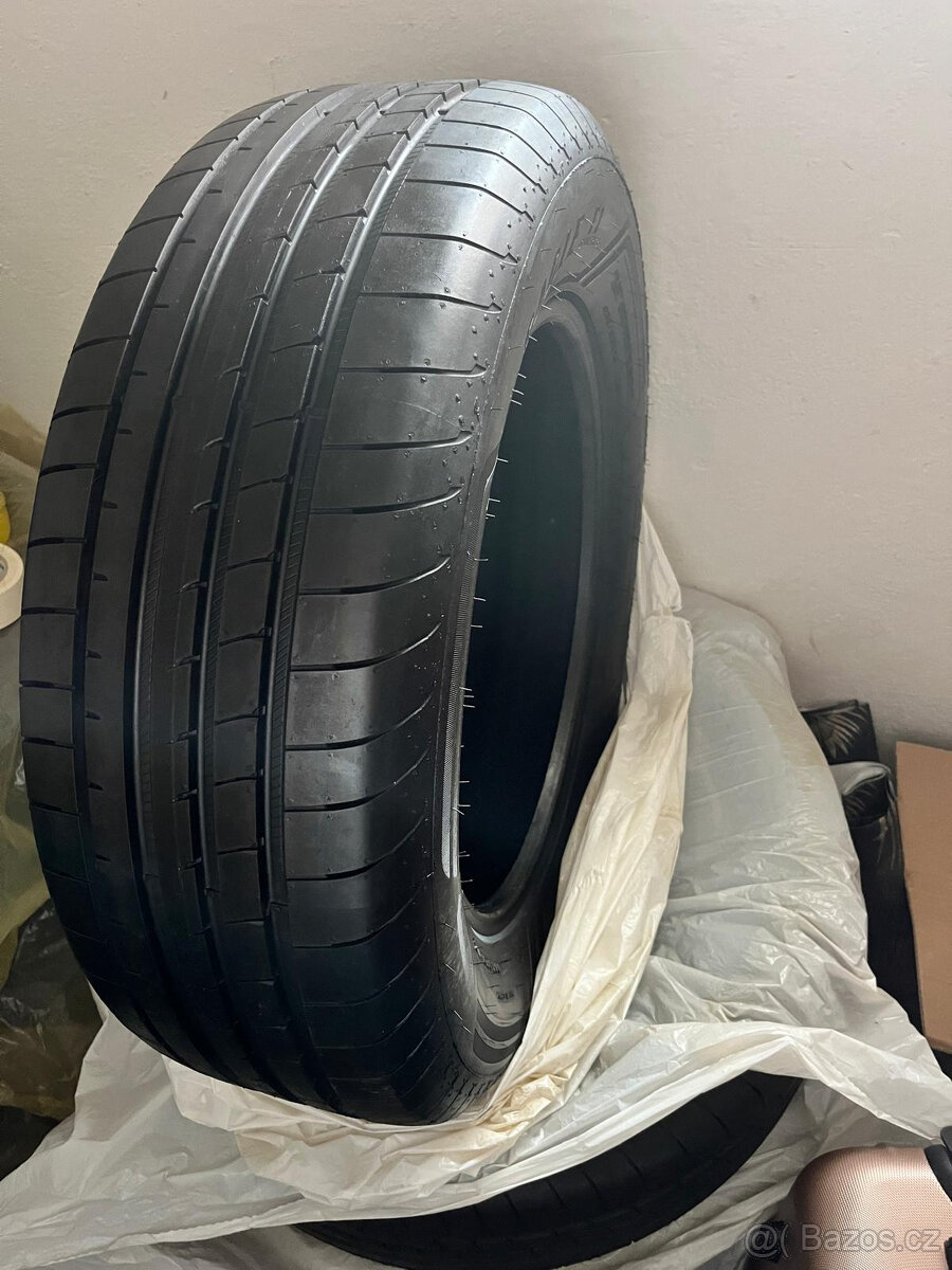Prodám letní pneumatiky Goodyear 235/65/18 - 2