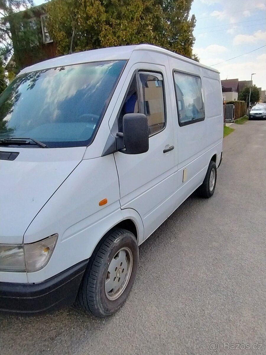 Obytný Mercedes Sprinter 212D - 2