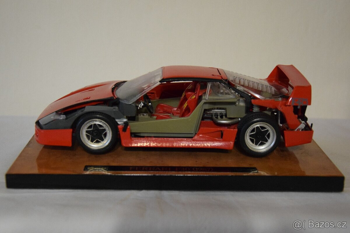 Ferrari F 40 řez 1:18 - 2