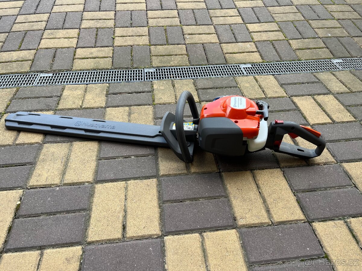 plotostřih Husqvarna 122HD60 - 2