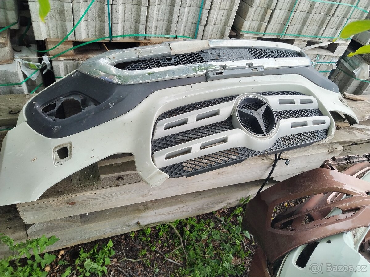Mercedes-Benz X - 2