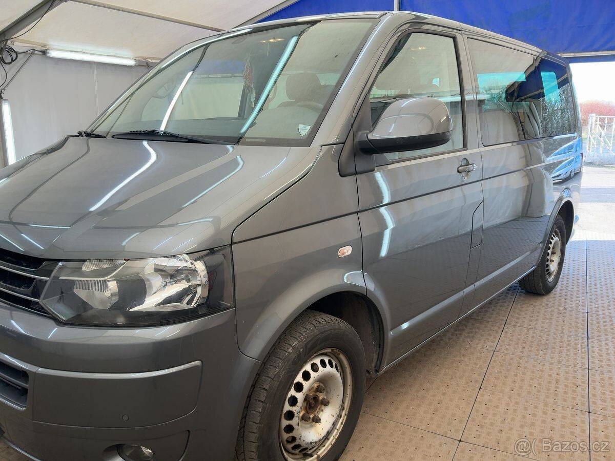 VW Multivan T5 2.0 TDI 103kW,1.Majitel,2013,Serviska,Navi. - 2