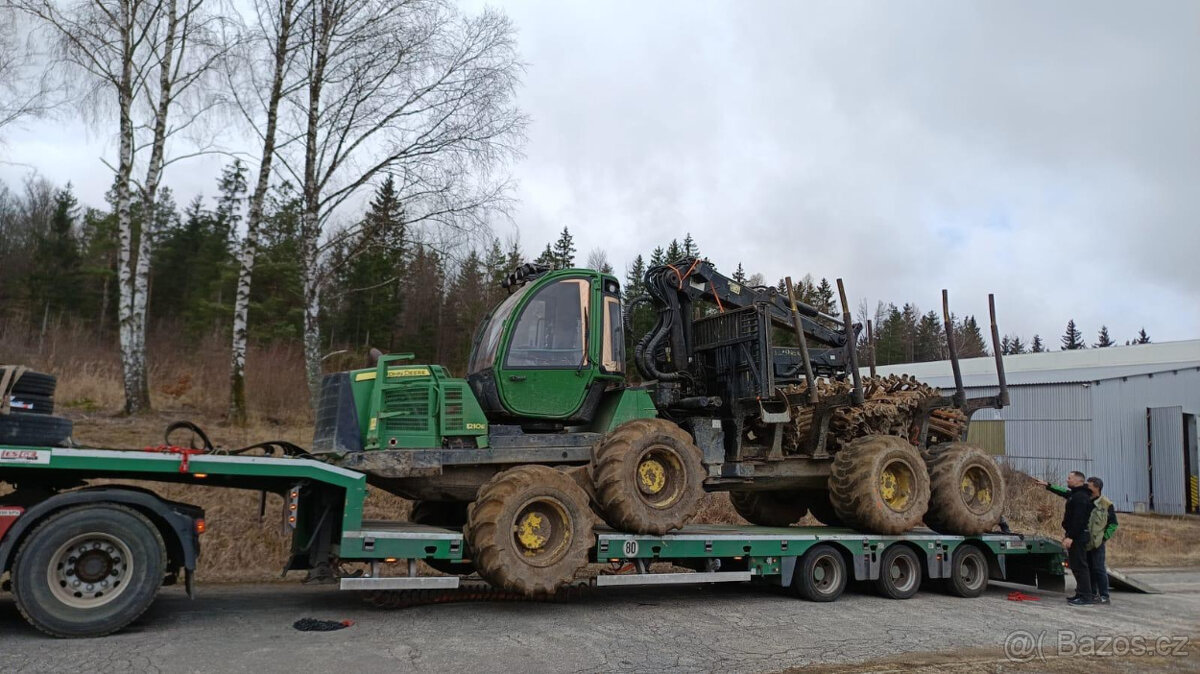 Vyvážecí traktor - John Deere 1210 E - 2