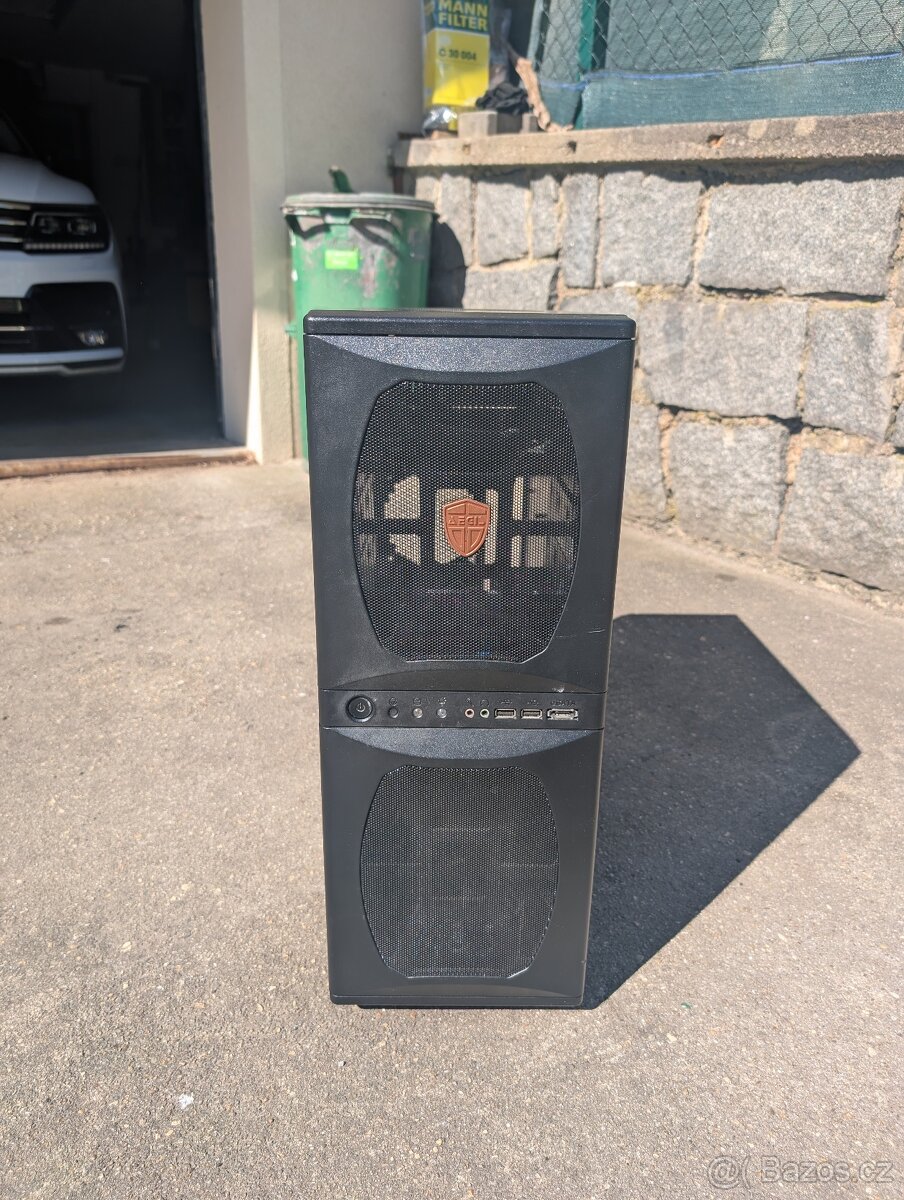 PC Skříň bigtower - 2