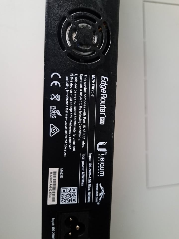 Ubiquiti EdgeRouter Pro ERPro-8 - 2