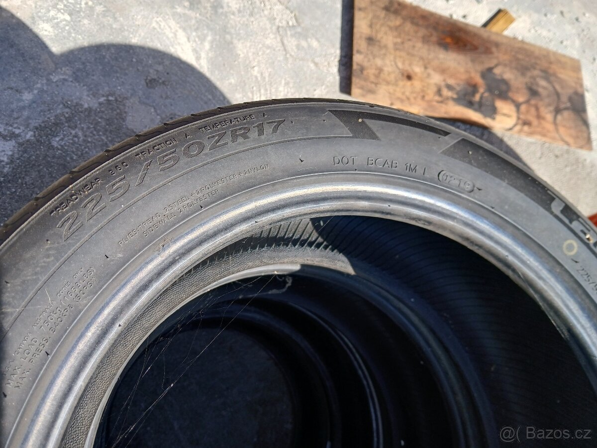 225/50r17 - 2
