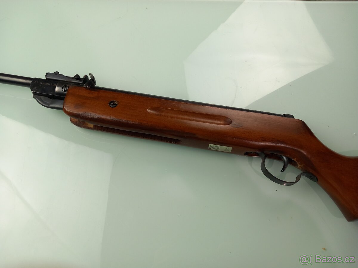 Vzduchovka Perfecta Model 32 s lomenou hlavní - 2