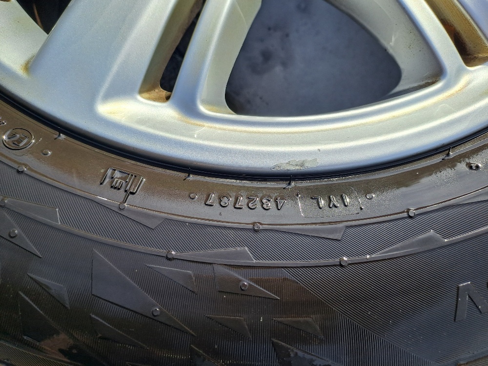 PRODÁM Al kola VW Amarok aj 245/65/17 + Nokian