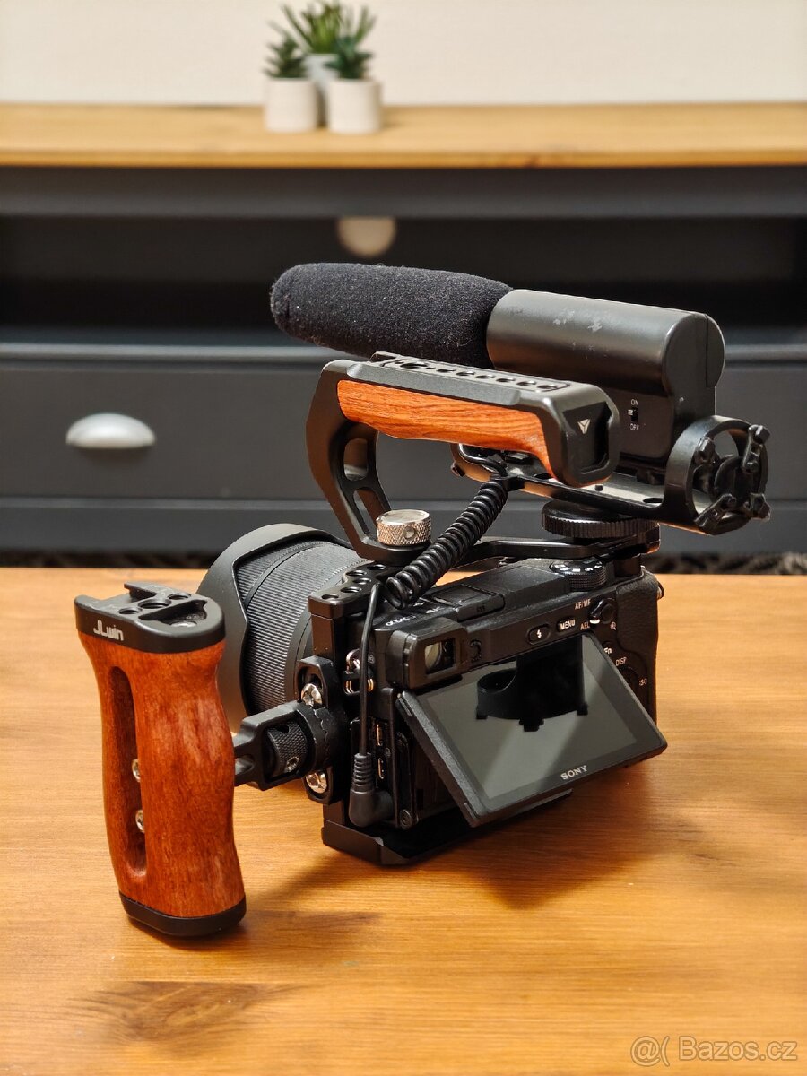 Sony a6400, Zhiyun Crane 2 s příslušenstvím - 2