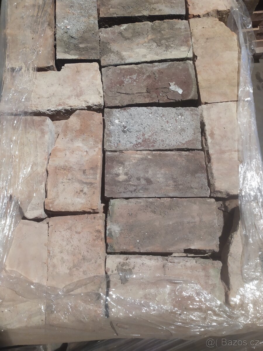Cihly různé - šamotky, nové, staré pálené - 2