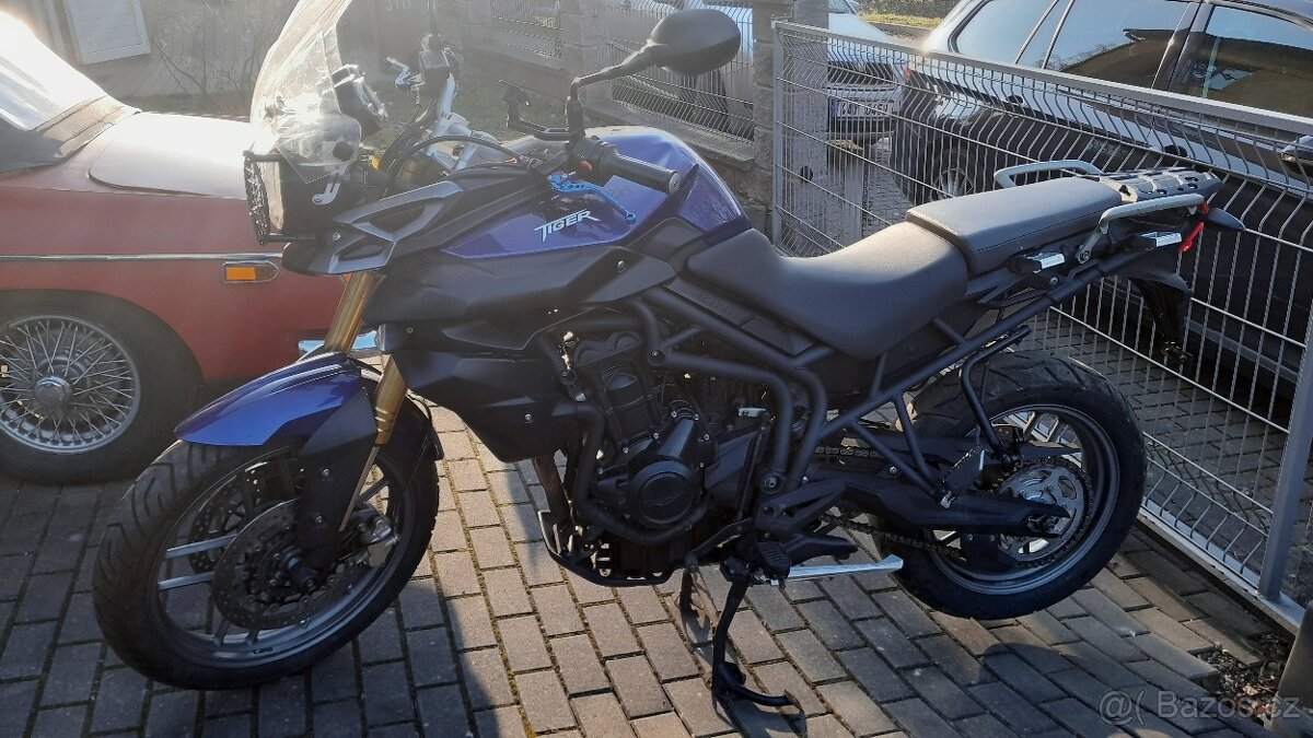 Triumph Tiger 800 - 2