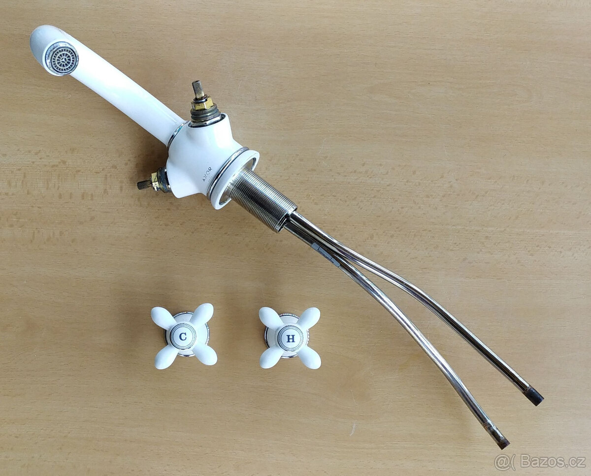 Bílá keramická umyvadlová baterie s výpustí zn. AXOR - 2