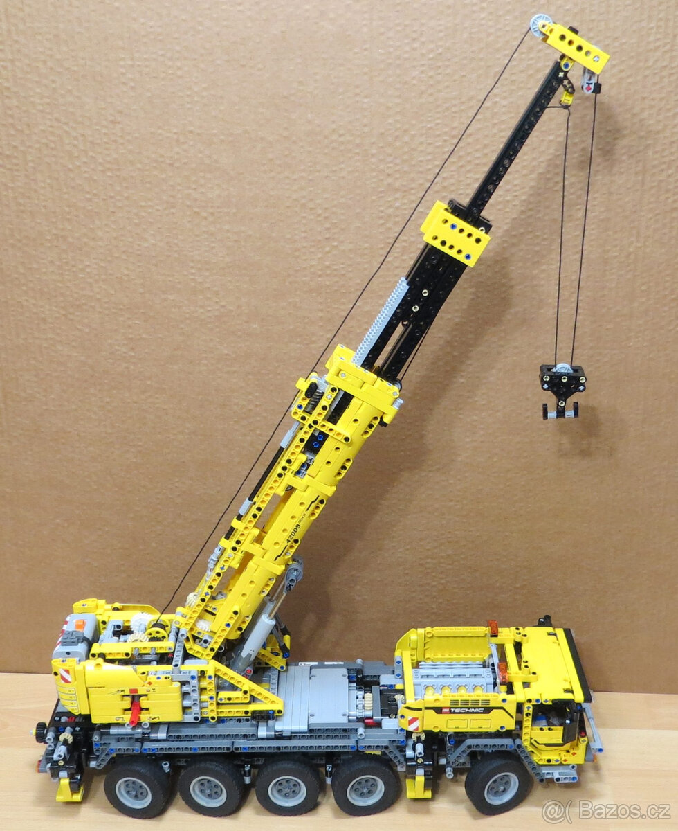 LEGO 42009 Mobilní jeřáb MK II - 2