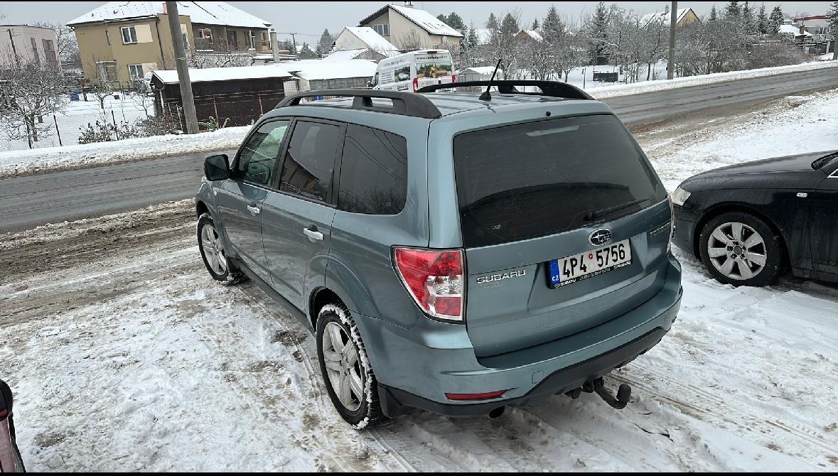 Subaru Forester 2.5 X - limitovaná série 40 aut v ČR - 2