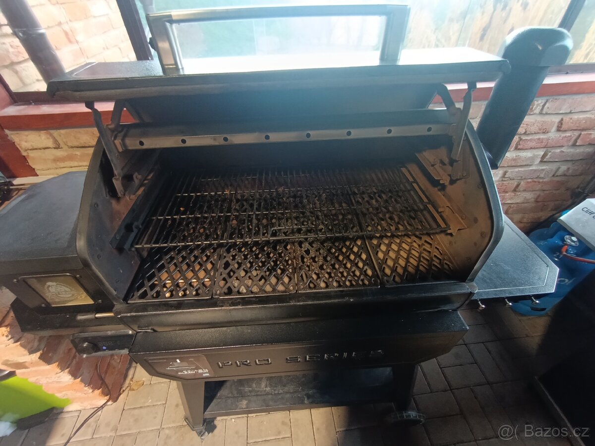 Pit boss 1600 WiFi peletový gril - 2