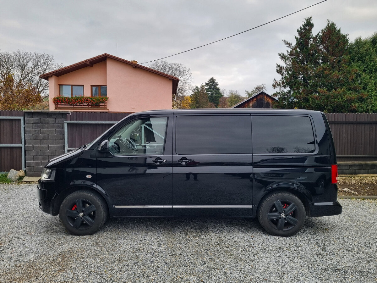 VW Multivan 2.0TDi 103kW DSG 7 míst - 2
