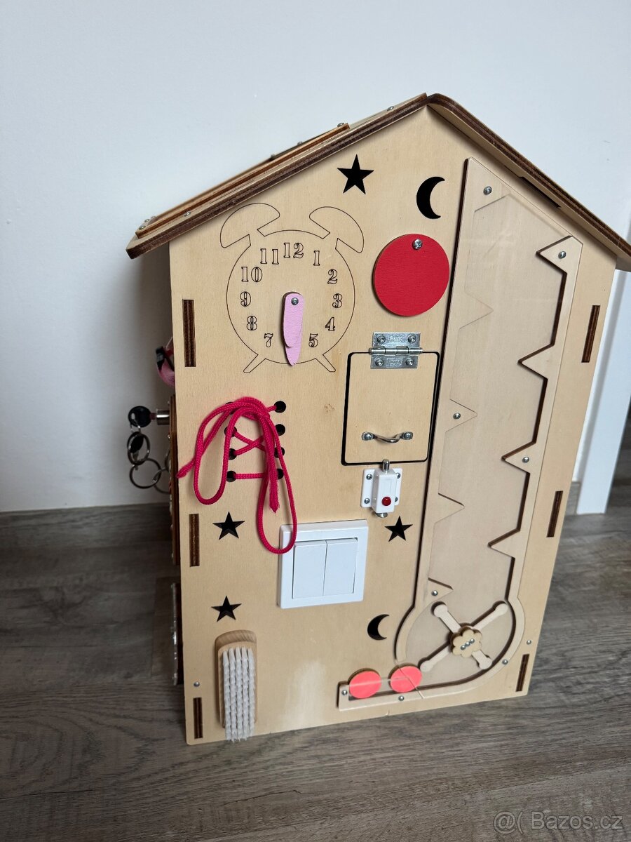 3D activity board - Domeček - 2