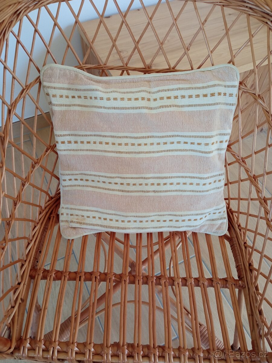 Dekorativní polštář - 2
