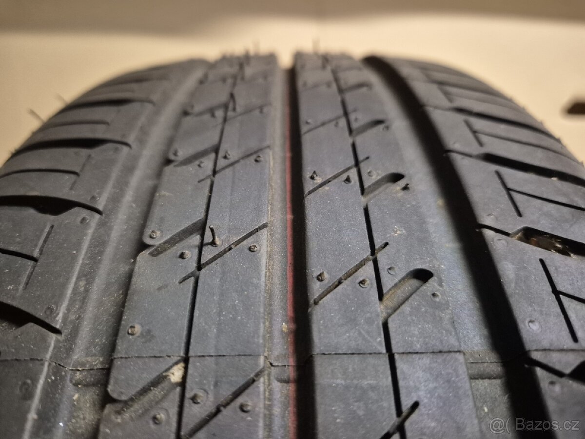 142. Letní pneumatiky Bridgestone 195/60/15 - 2