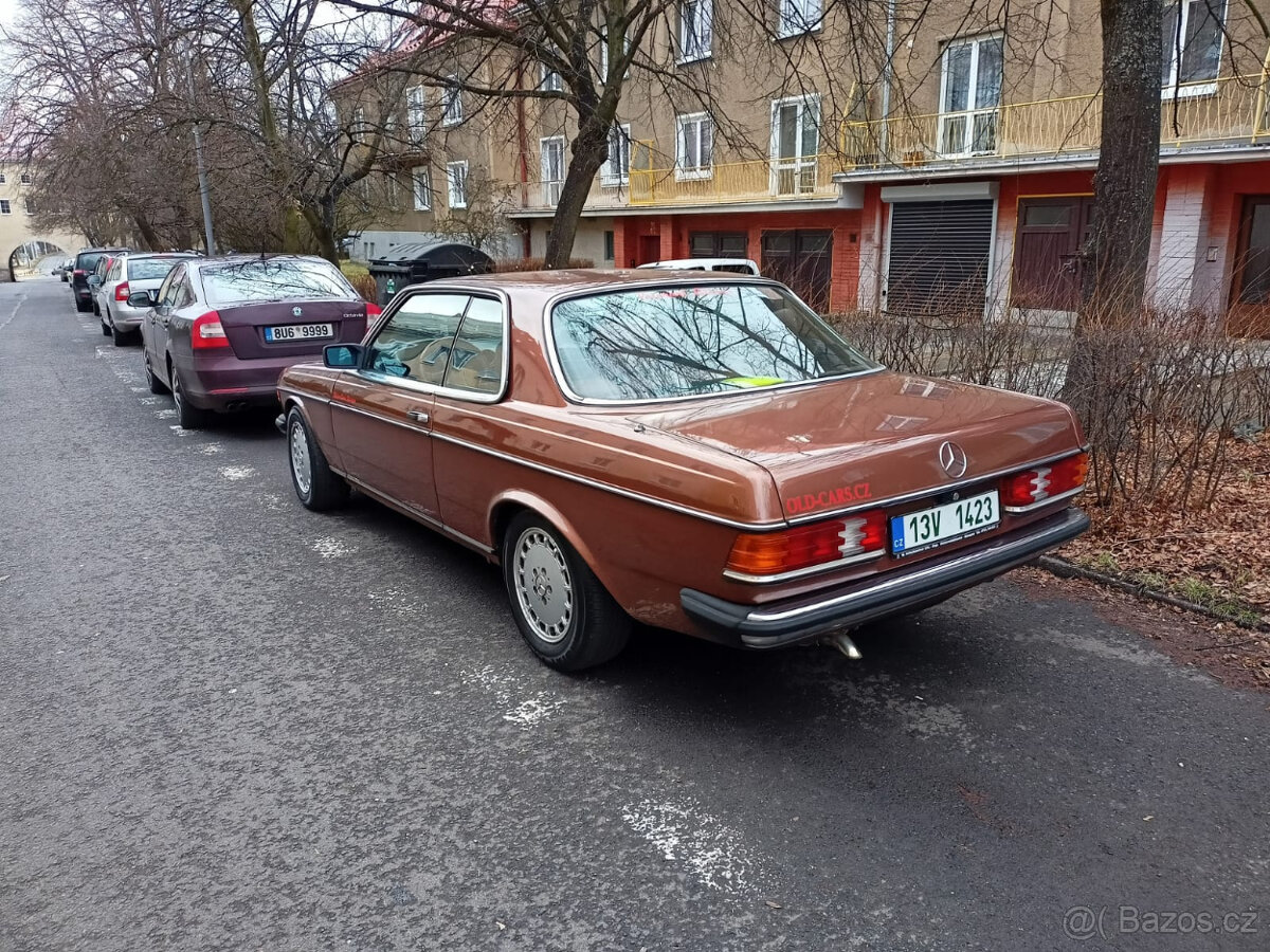 Mercedes Benz W123 Coupé - 2