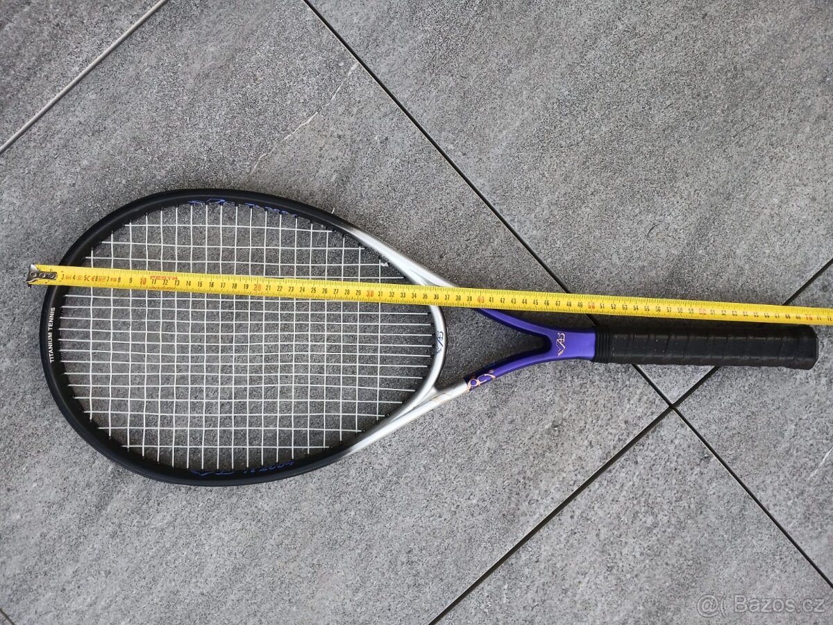 prodám dve juniorske tenisova raketa - 2