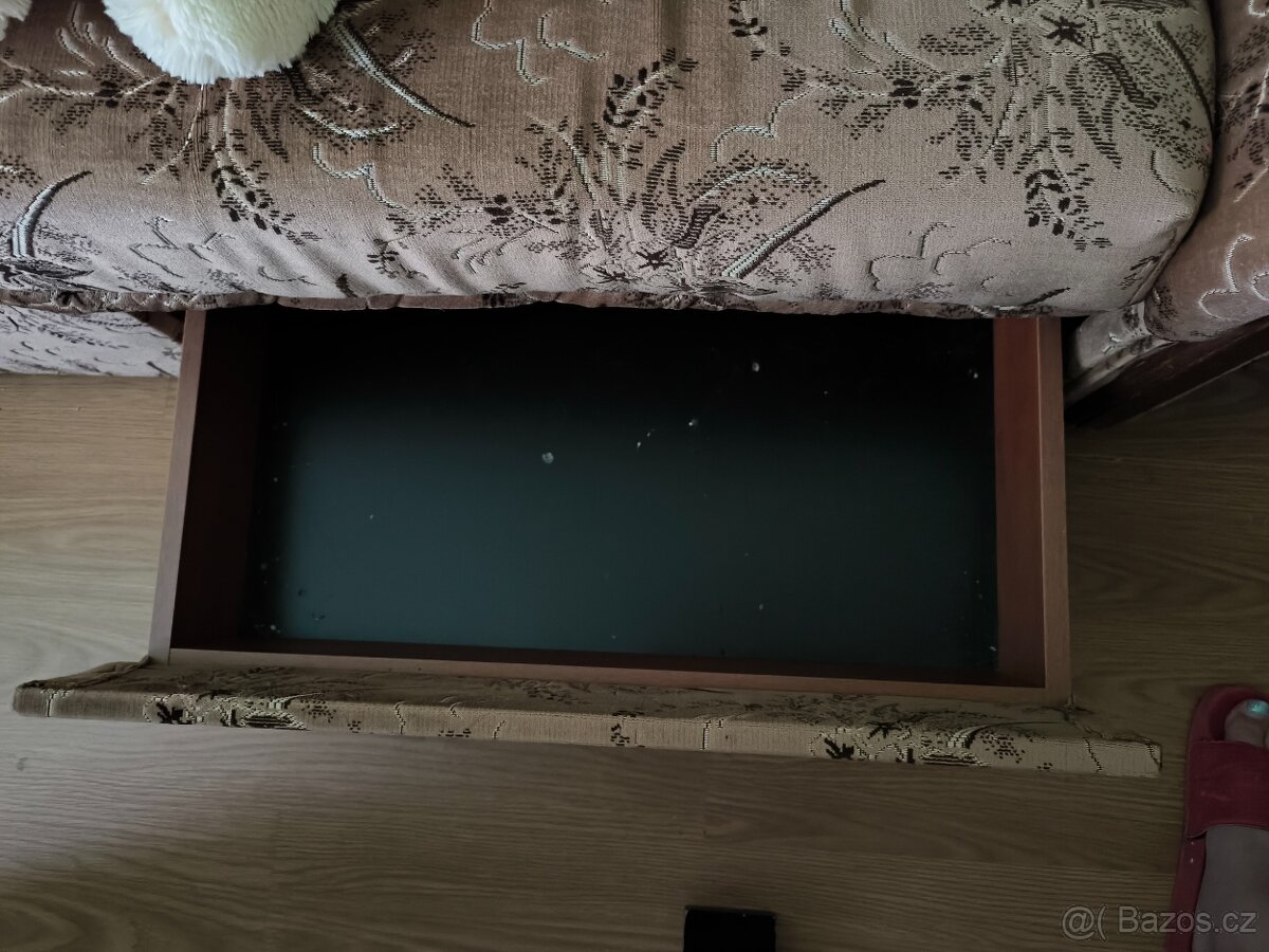 Sedačka, 2 křesla a 2 taburety - 2