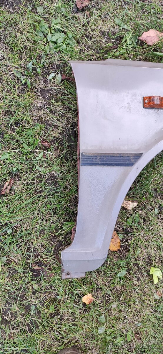 Pravý blatník škoda 105l 120l 130l - 2