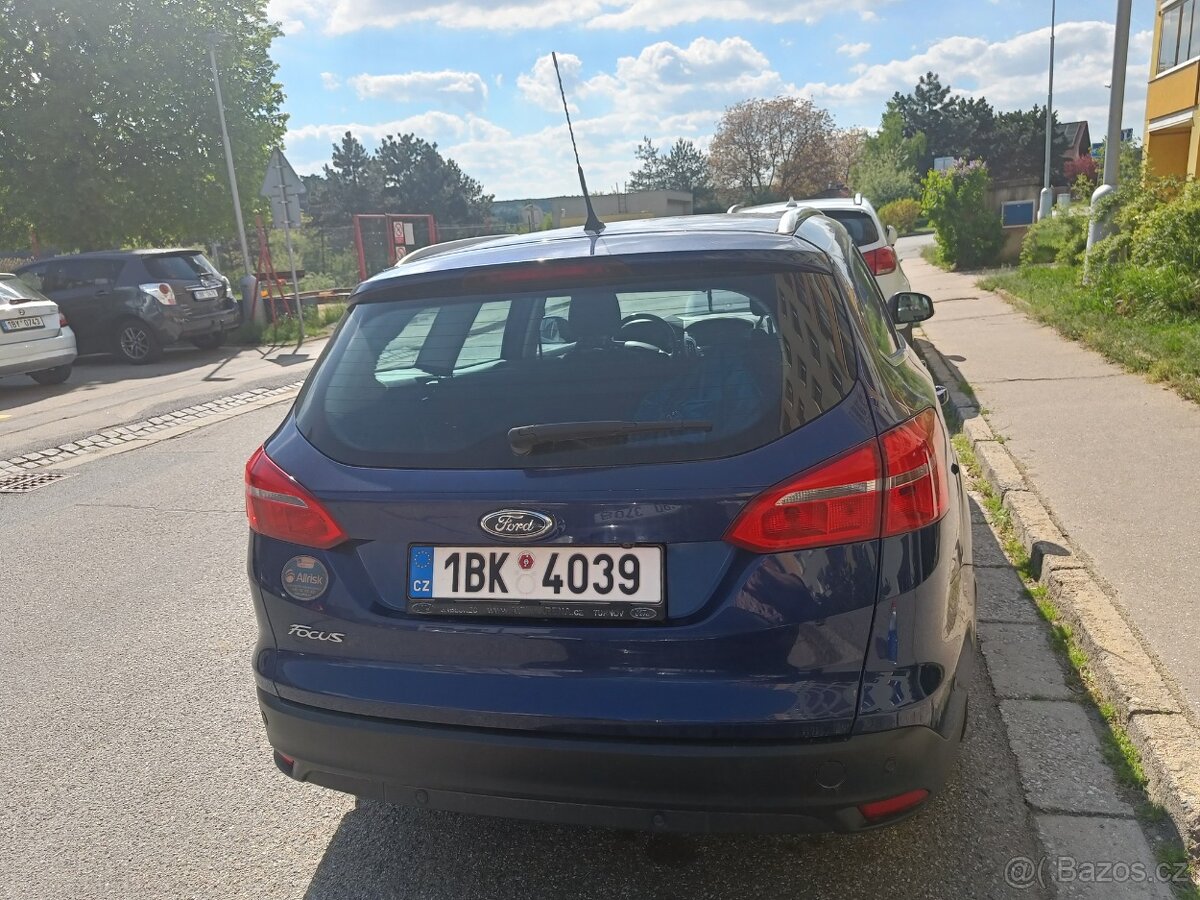 Ford Focus Combi - POŠKOZENÝ MOTOR - 2