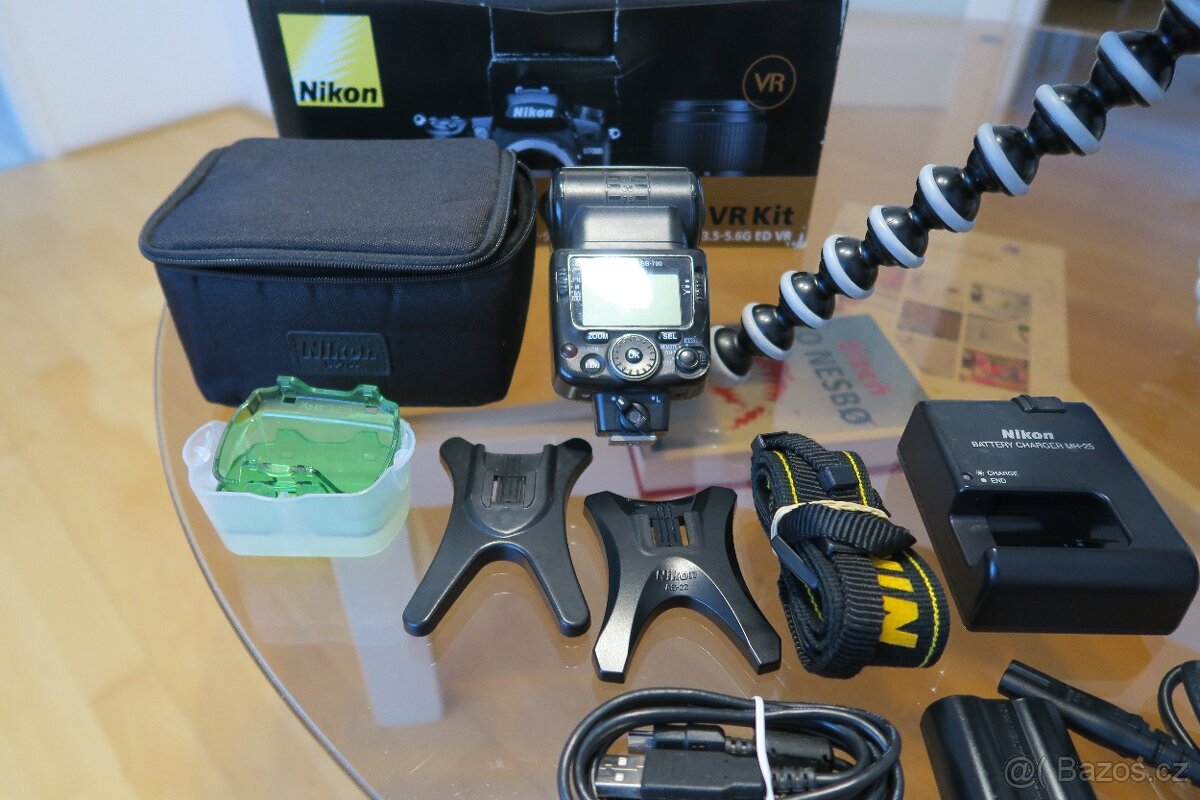 Nikon D7000 + objektiv a příslušenství - 2