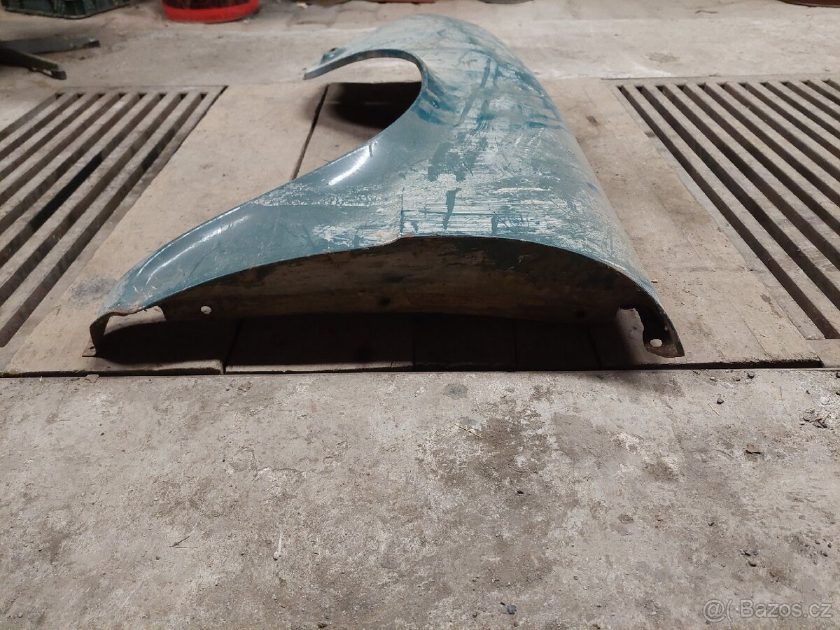 Levý přední blatník Škoda 100 - 2