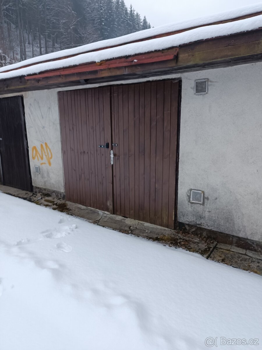 Řadová garáž Vítkovice v Krkonoších - 2